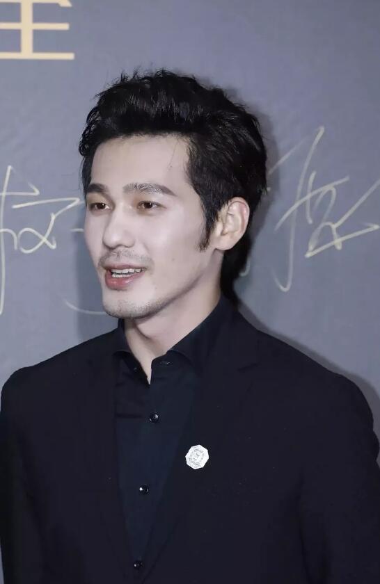 迷人计丨这大白馒头！我不知道该怎么不失礼貌地嘲讽白宇哥？