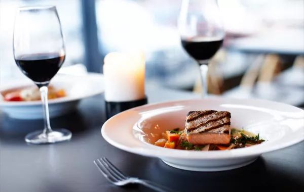 不好喝的葡萄酒怎么处理干净,葡萄酒怎么不喝醉