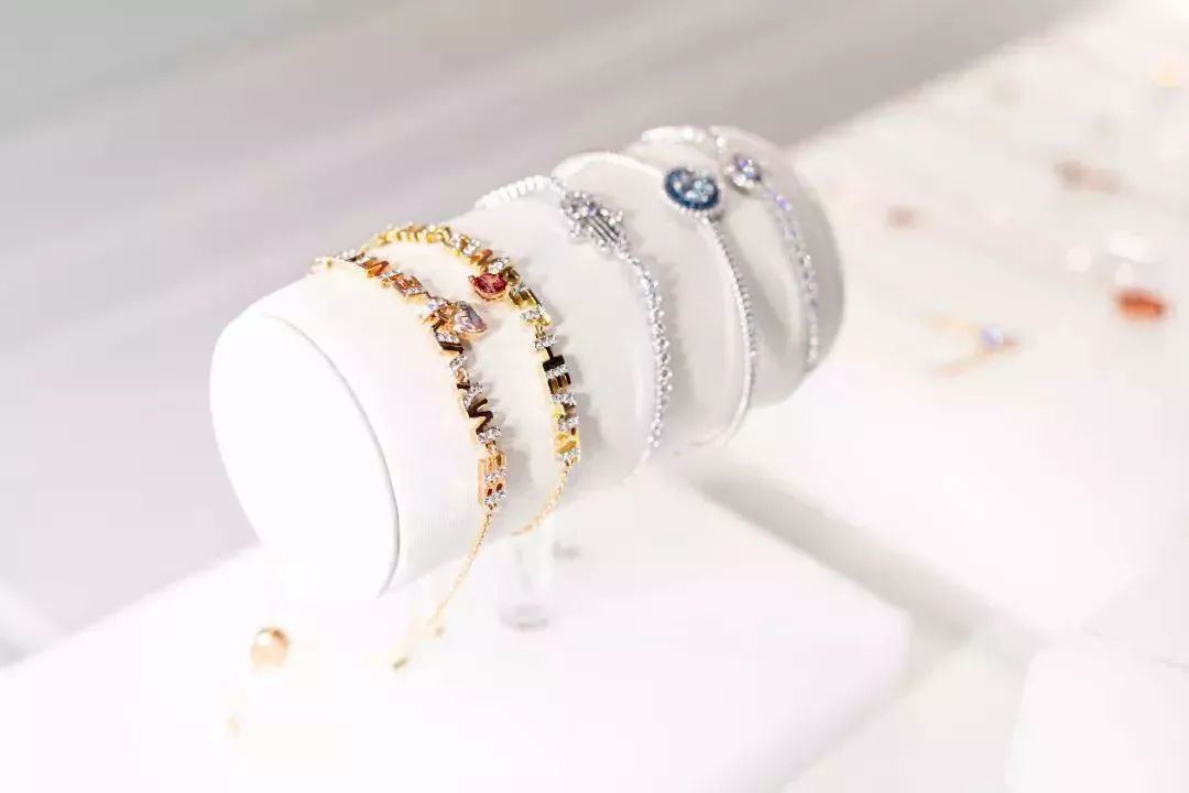 耐克，匡威低至4折再享折上折！人气品牌第二件折上5折！年中大促，嗨购10天，来杉井随便买