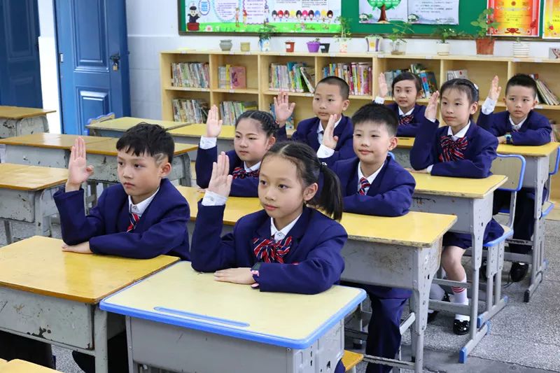 郴州市宜章县第七完全小学校服,校服最美学校