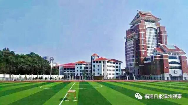 龙海，小城自有大书海