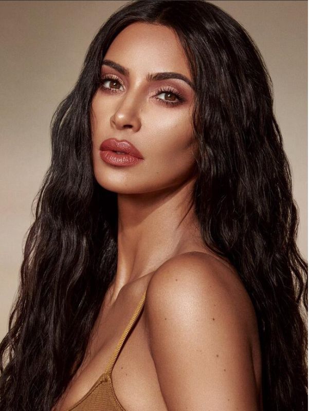 卡戴珊又搞作妖!因为自创内衣品牌的名字,她正被全日本人怒骂....