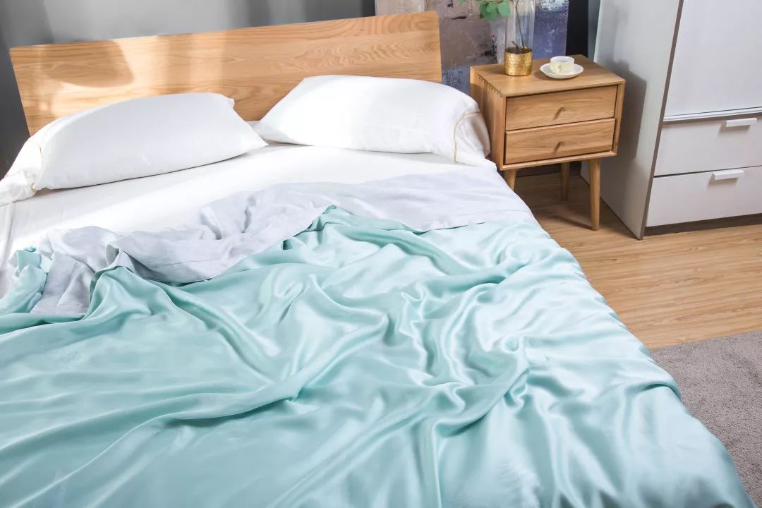 闪购|蚕丝被都能水洗了，还有什么理由不入一条呢？