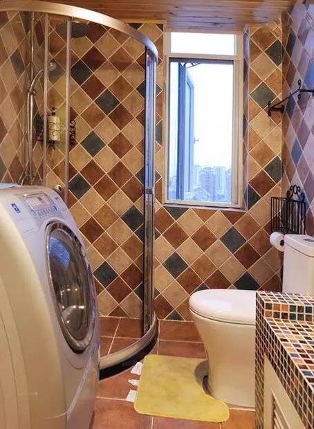 房间太小洗衣机不知放在哪里,房子里的洗衣机在哪里放着