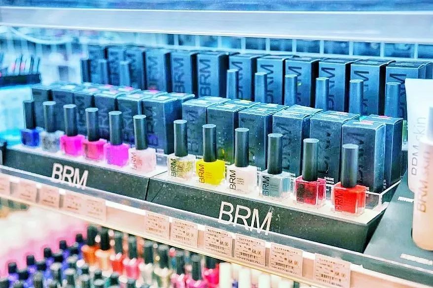 找到源头了！中国游客和代购原来是在这家日本药妆店里扫货到半夜