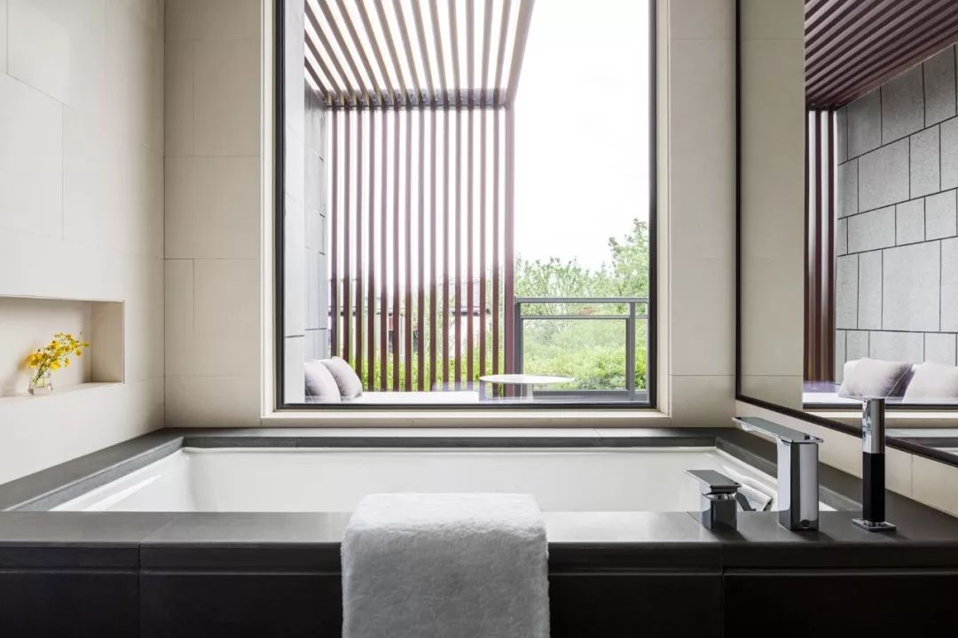 东钱湖康得思酒店康体中心,宁波东钱湖康得思酒店庭院房