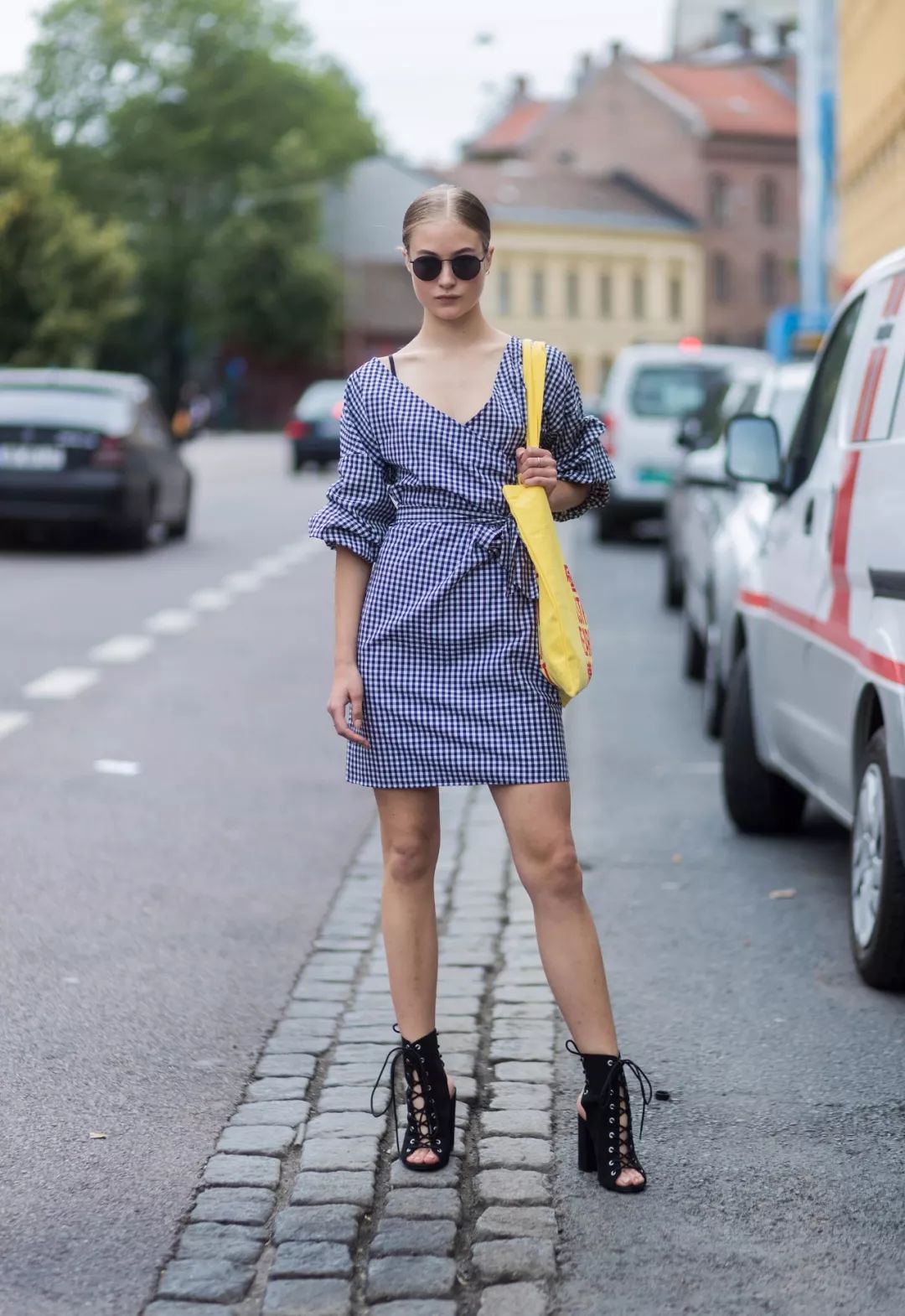 印花人物连衣裙,印花连衣裙到脚踝超长款