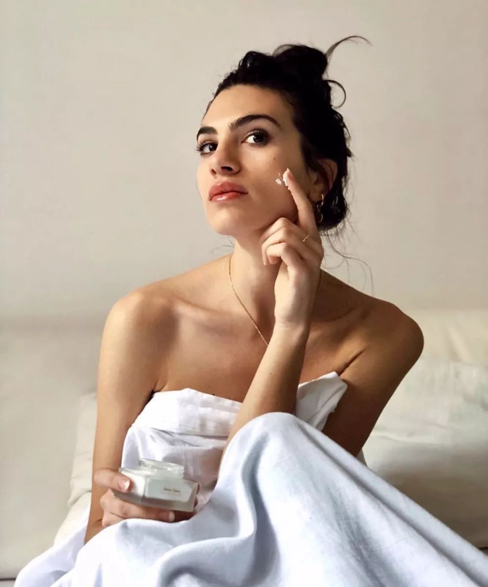 夏季化妆技巧底妆推荐图片,想要妆持久用什么比较好