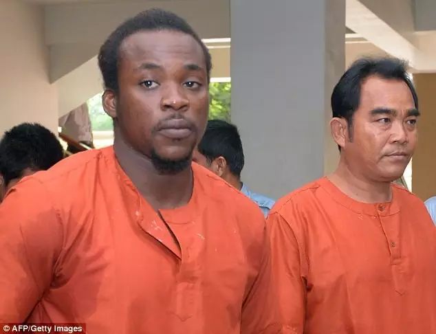 为爱情贩毒的女孩,为了毒品女孩放弃了自己