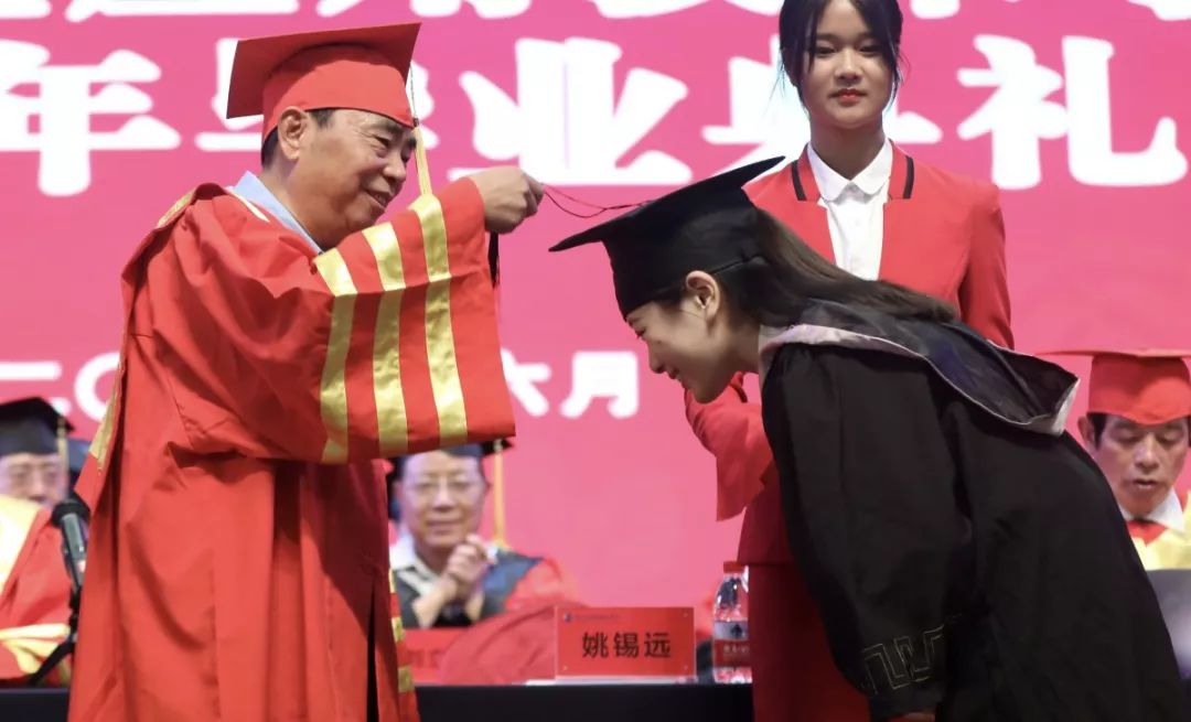 再见了我的大学央视纪录片,再见了我的大学诗朗诵