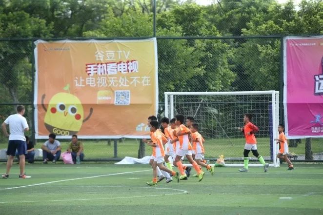 超燃超有气势运动会开幕式,很燃的足球比赛