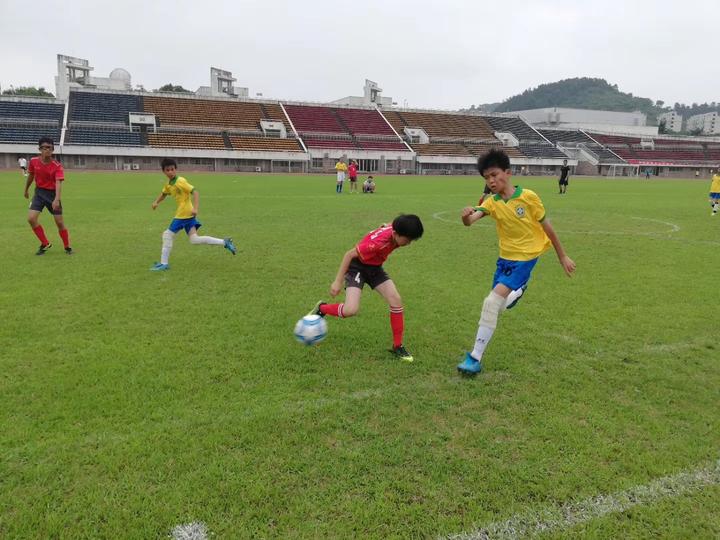 中小学生足球比赛简讯,足下精彩过人