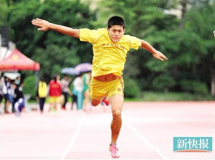 恒大足校全面复训复学免费培养,媒体聚焦高质量教育的高明探索