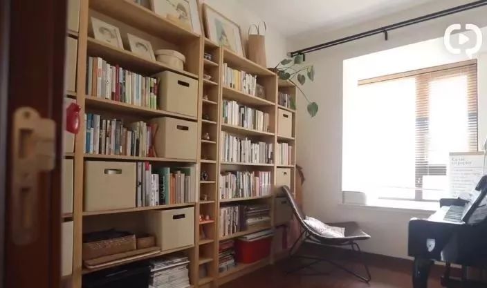 断舍离女人插画,断舍离收纳达人整理房间视频日本