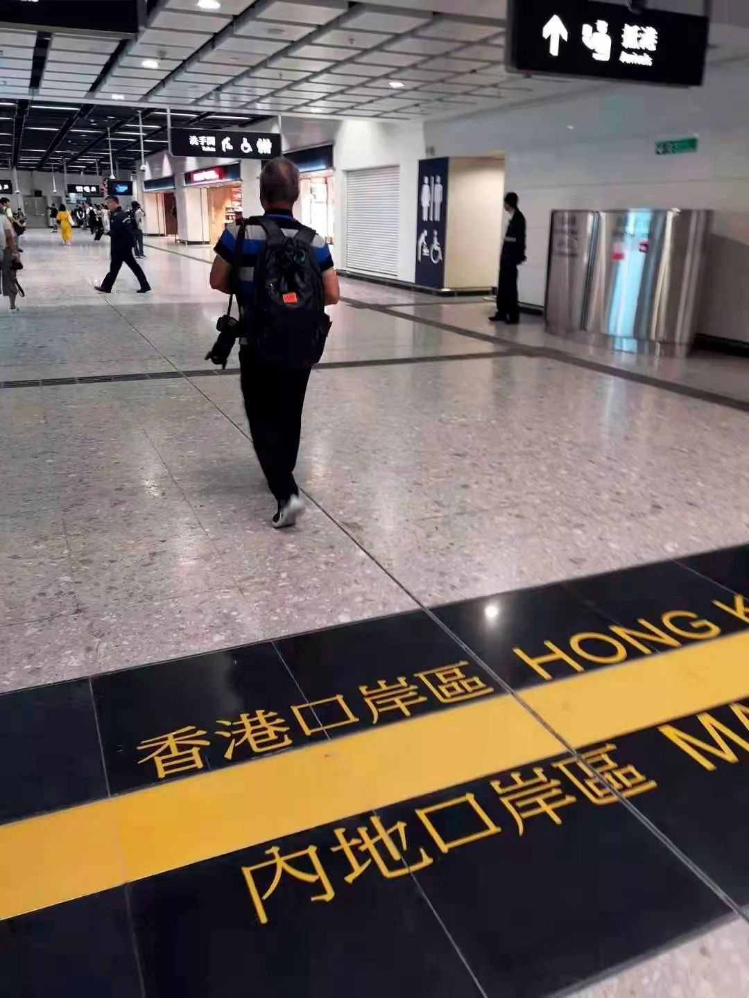 天津首列直达香港高铁到了，看煎饼馃子如何牵手鱼蛋粉