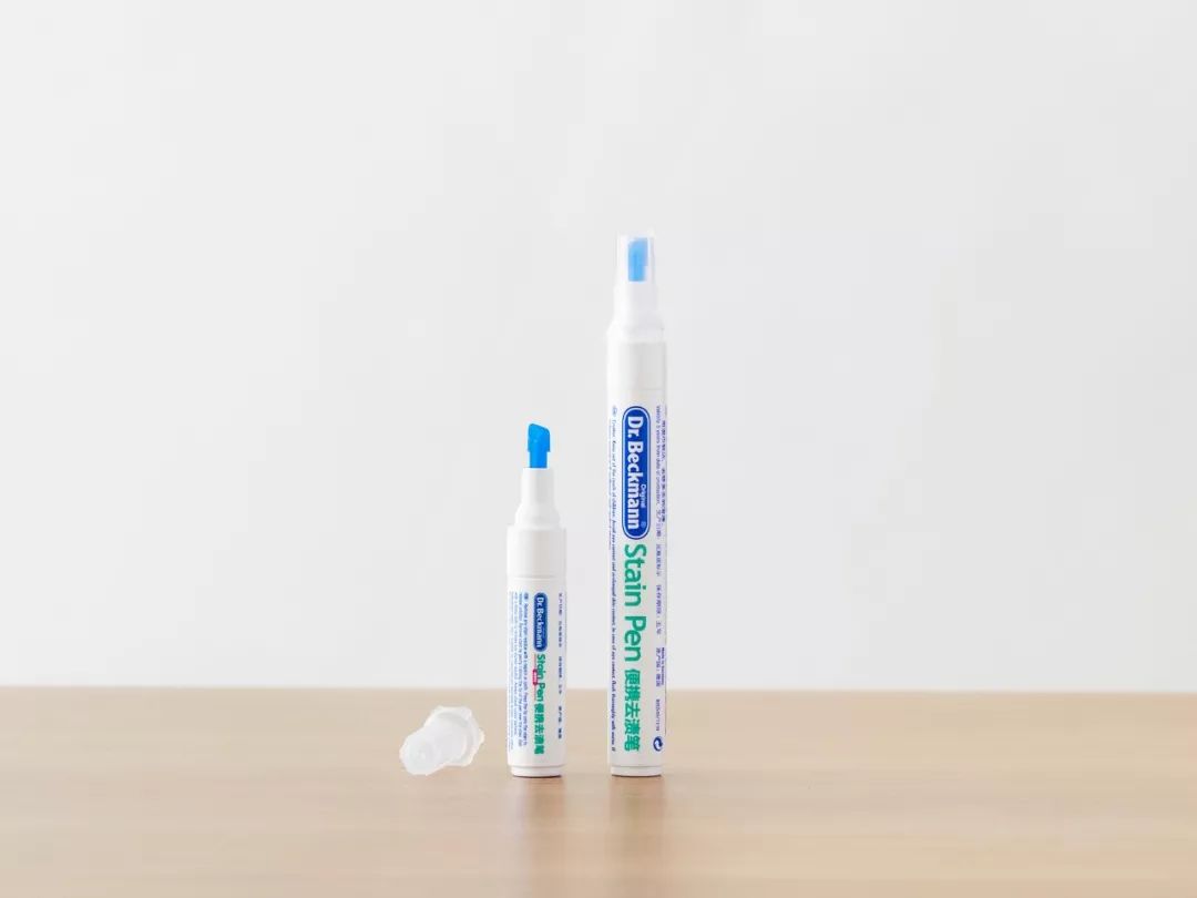 白色衣服上弄上了辣椒油怎样洗掉,衣服溅了红辣椒油怎么洗也不掉