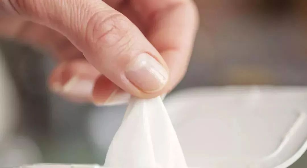 湿巾不能给宝宝用吗,湿巾要不要买独立包装的