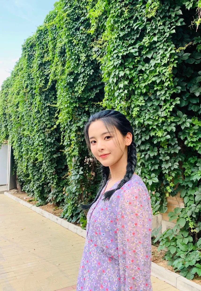 欧阳娜娜jennie撞衫番茄面,jennie和欧阳娜娜撞衫的衣服