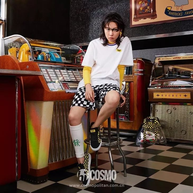 何穗刘雯香奈儿走秀,何穗刘雯超模走秀