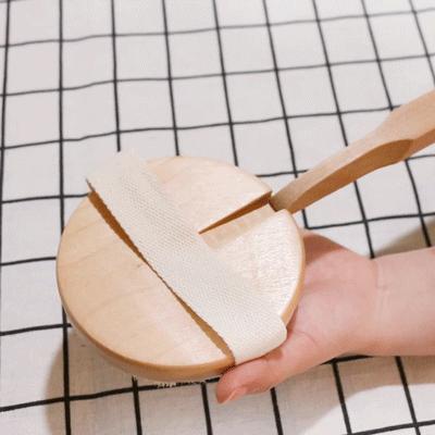 团购|搓背再也不求人！风靡日本的弧形浴刷，轻轻一搓10年污垢刷出来