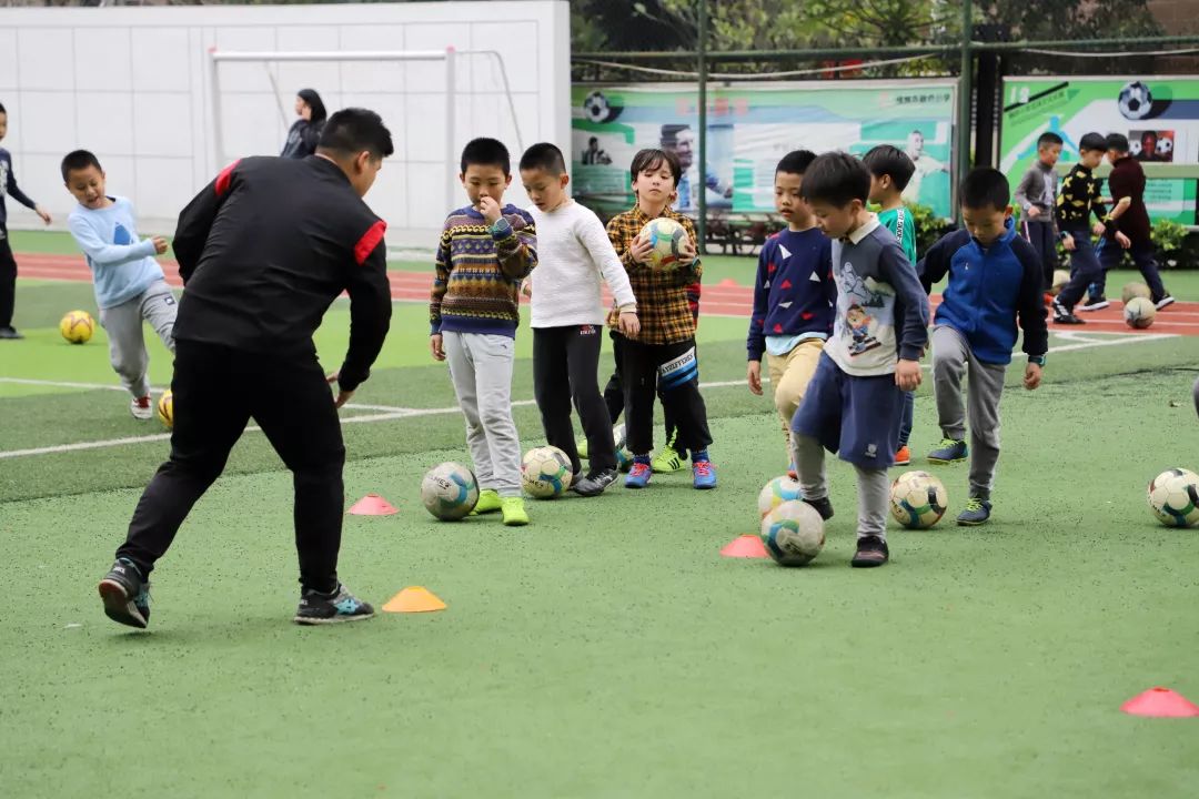 牛娃获奖视频,牛娃游泳冠军
