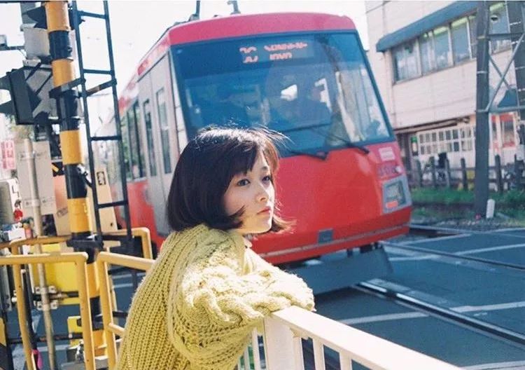 这样拍背影真的太好看了,怎样拍侧脸好看霸气