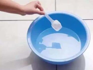 除甲醛用盐水最好最快的方法是,怎样用盐水去除甲醛最简单的方法