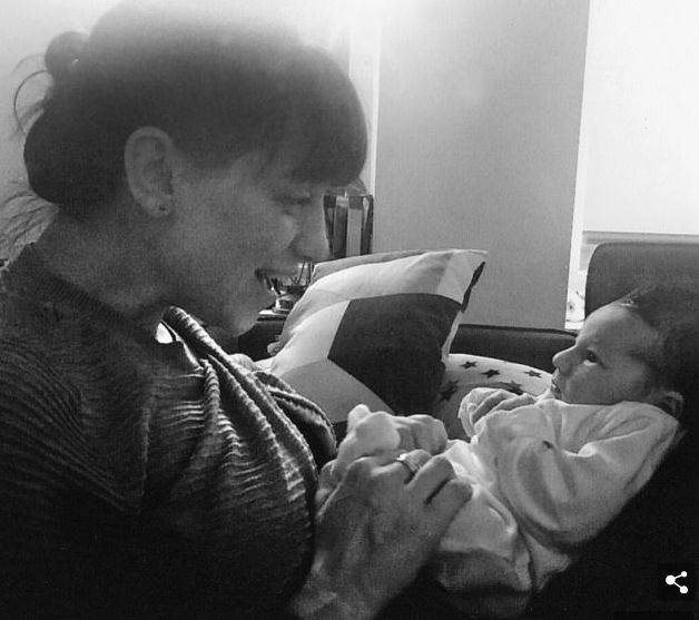 生完孩子撕心裂肺的痛和恐惧，像梦魇一样伴随这些妈妈的一生...