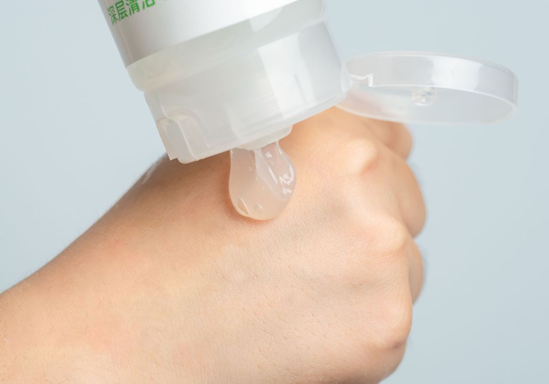 脸上搓出3斤泥！难怪又黄又暗又黑头！10秒给脸蛋“剥壳”，厉害