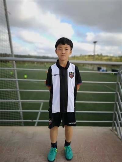 小将12岁被西甲选中,9岁男孩被西甲球队邀请