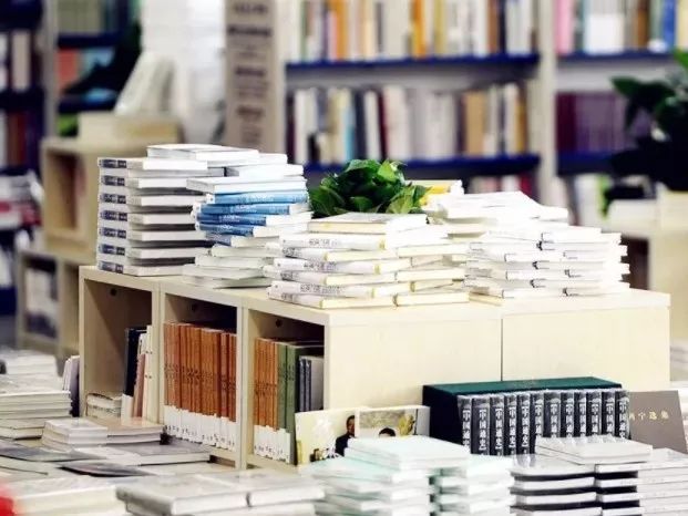 都上央视了！大学校园书店怎么突然这么火？