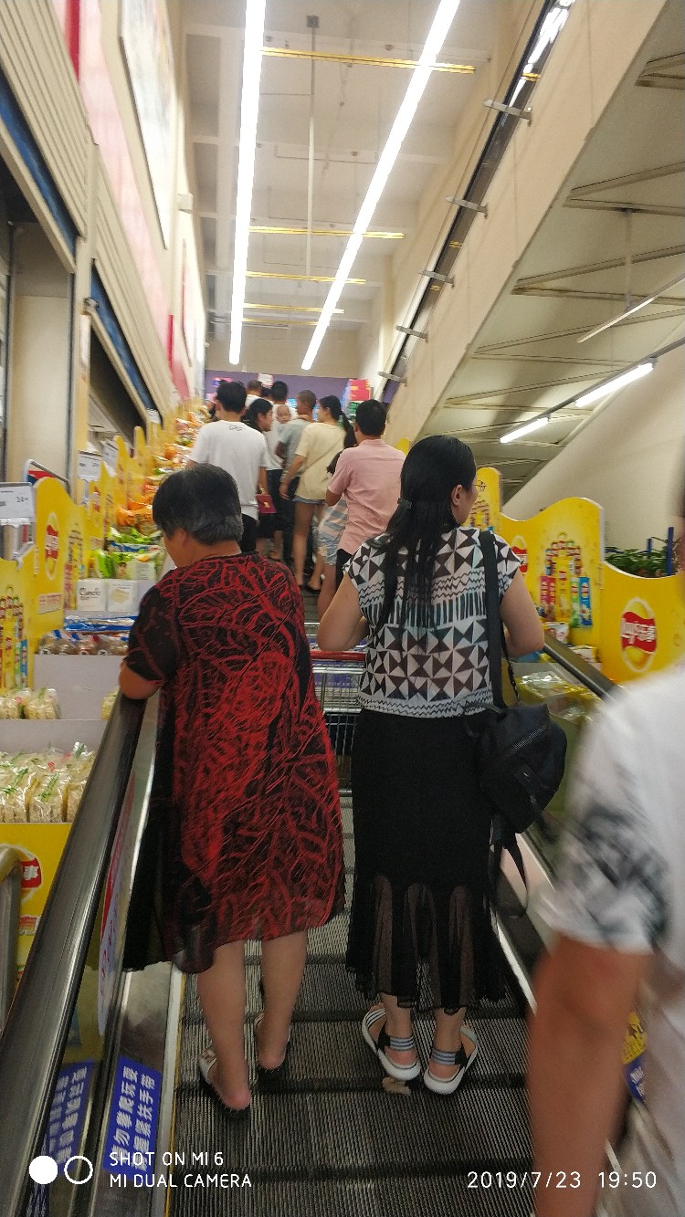 钓鱼享百味人生,钓鱼享乐趣