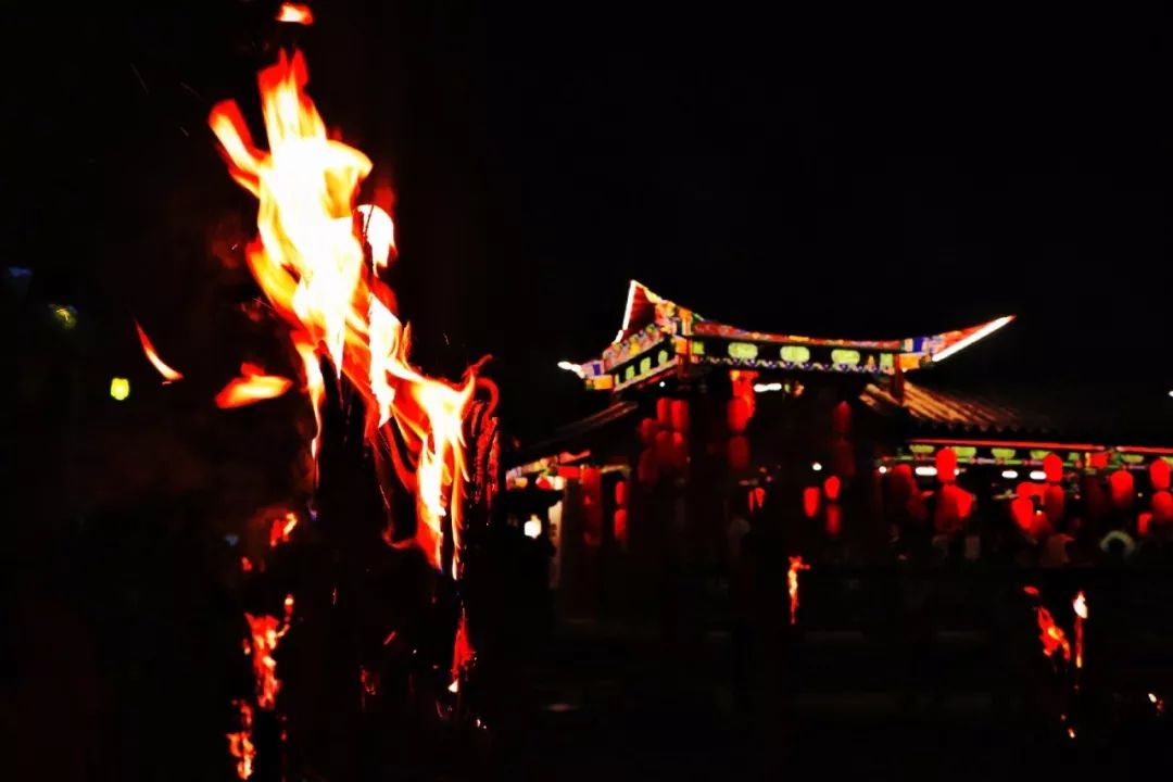 感受一下丽江的火把节,火把节云南丽江