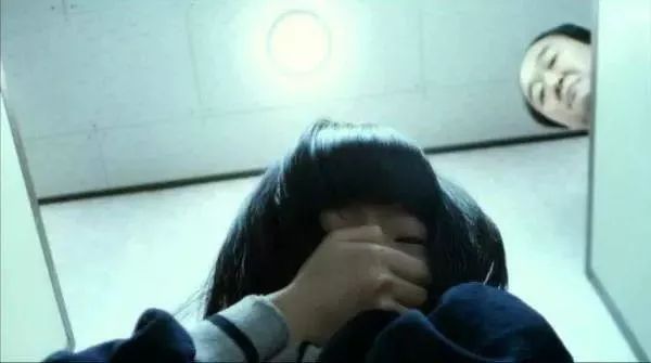 他们被“洋垃圾”拍下6000张*虐性**照：我本以为世间再无“熔炉”......