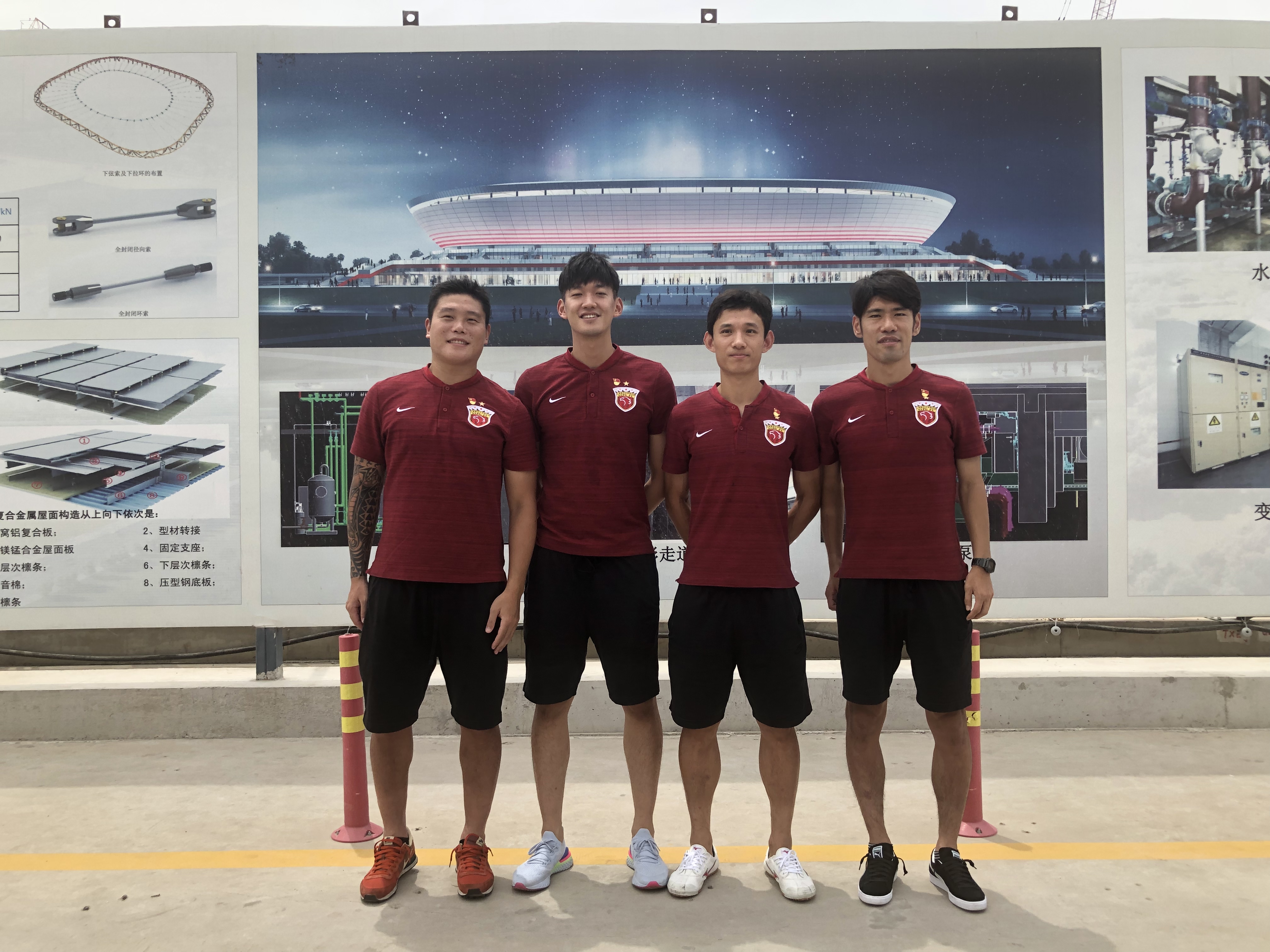 上海上港新球场训练,上港新主帅参观浦东足球场