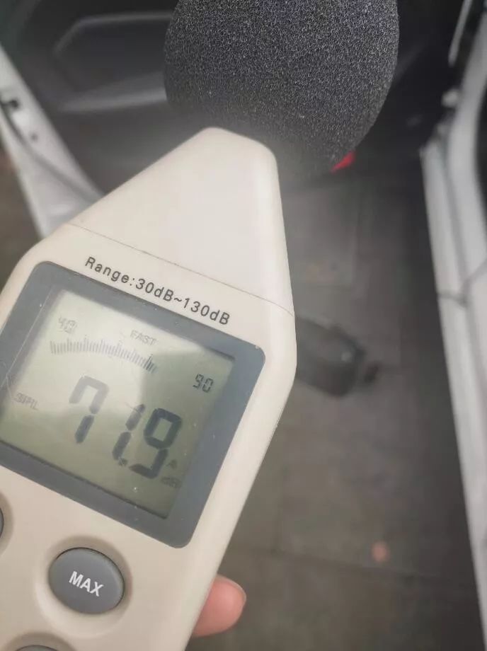 车载应急充气泵如何使用,智能便携车载充气泵怎么使用