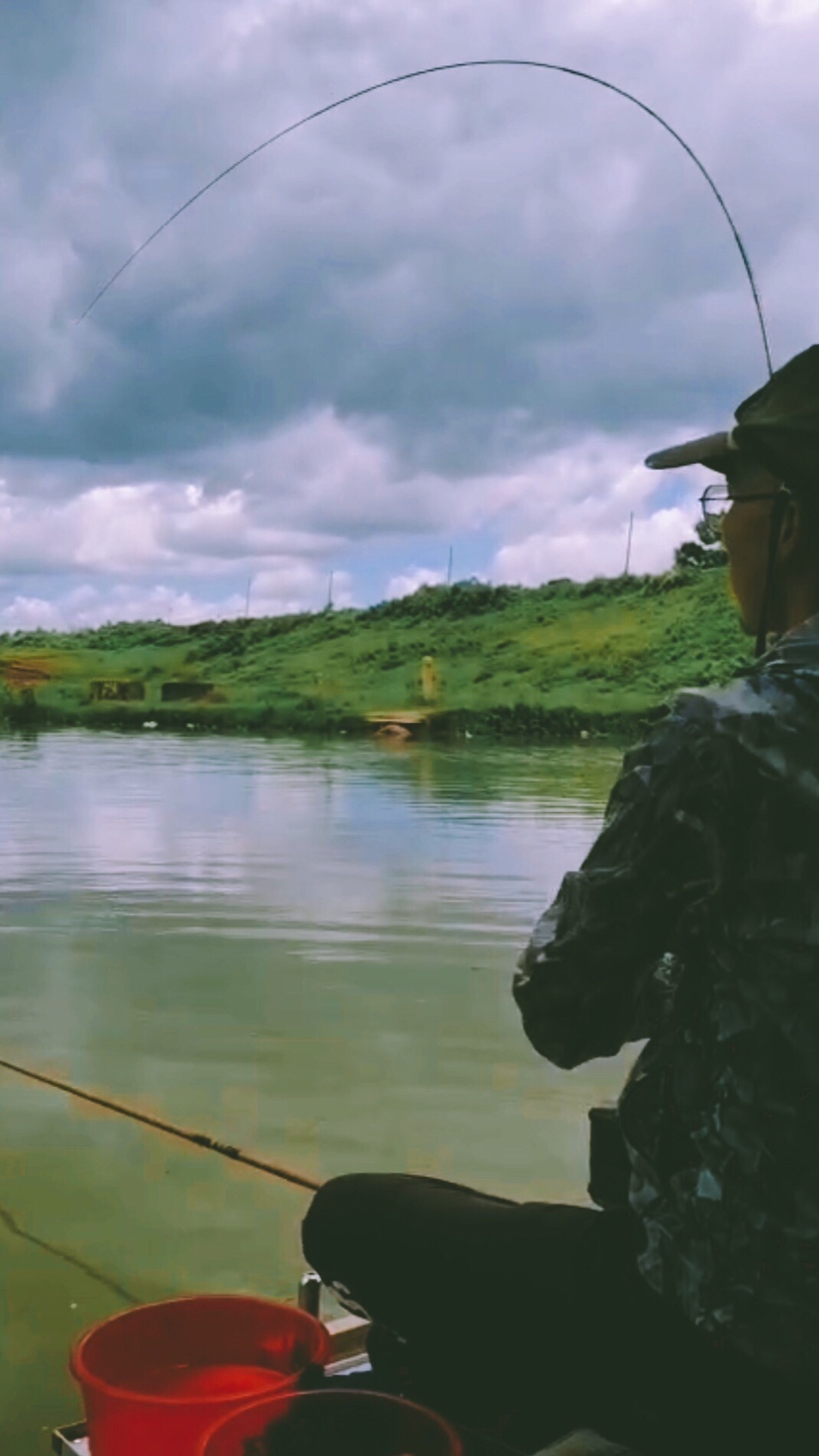 钓鱼装备全套小型鱼竿推荐,私人订制鱼竿路亚