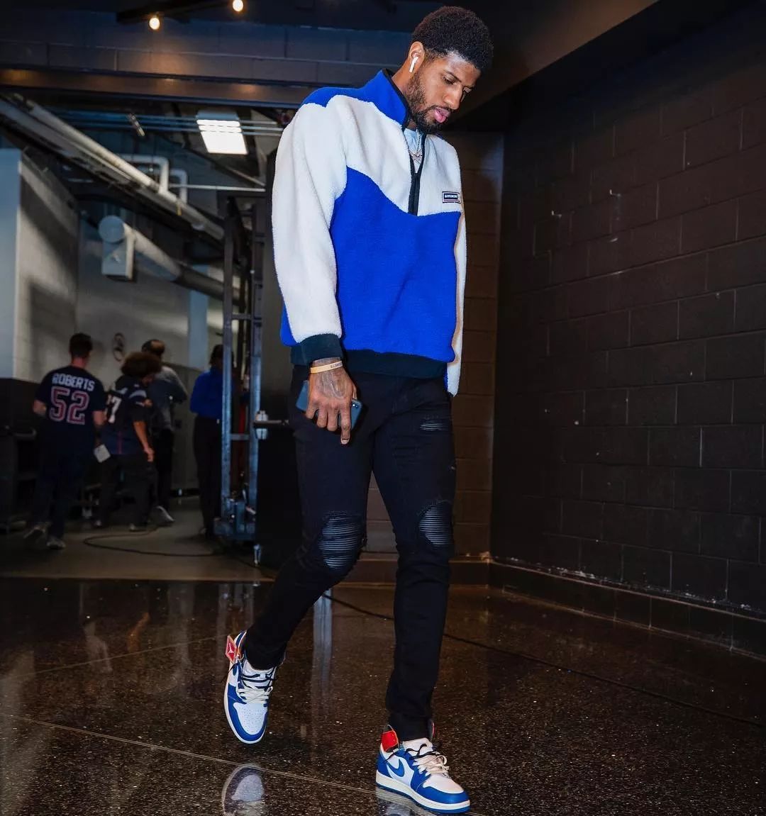 中国男篮拿2个金牌,世预赛中国男篮红白款上脚球鞋