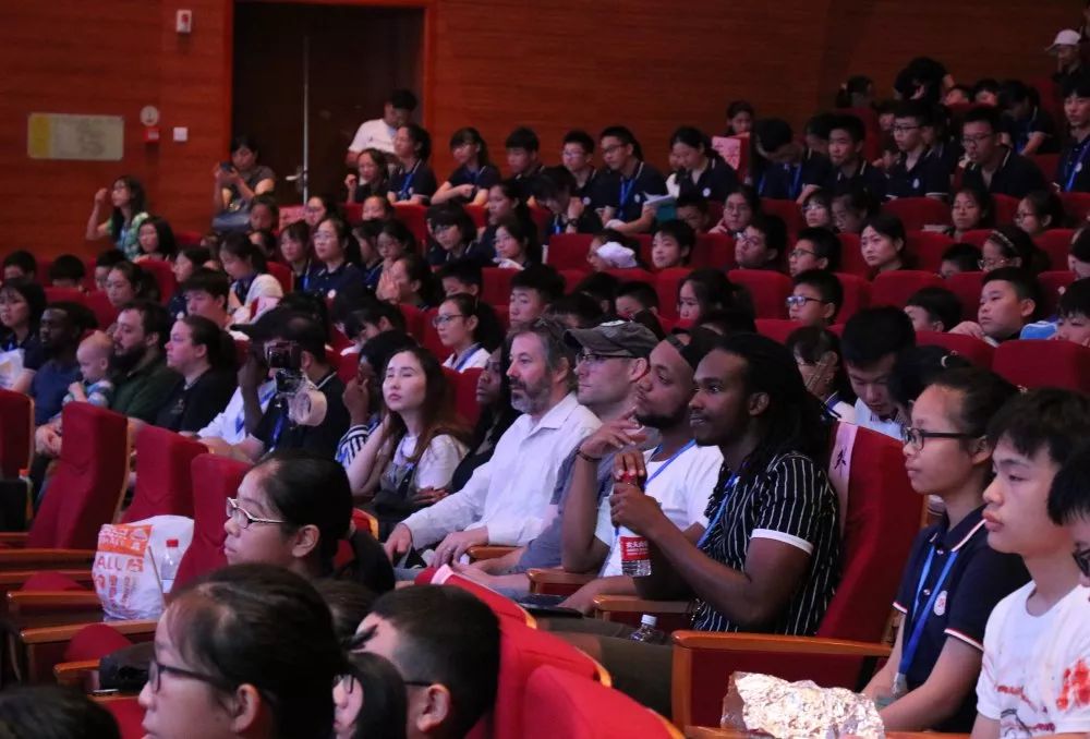 DAY7恰十年，夏令营乘风破浪；正青春，愿少年扬帆远航——杭州师范大学东城教育集团第十届夏令营闭营仪式