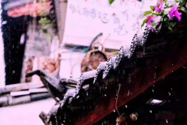 雨天丽江古城旅游攻略,来丽江看雨中的丽江古城