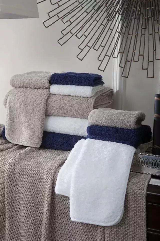 旧毛巾不要扔,旧毛巾别扔剪了放客厅省不少钱