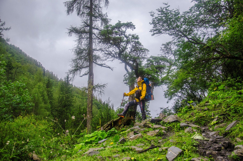 冲锋衣透气防水最好的是哪一款,2024年最火的冲锋衣防水防风透气