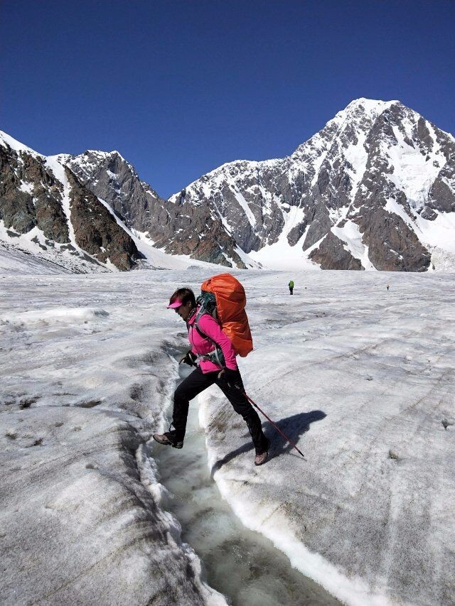 雪峰冰川雪莲草甸十分的激动八分憾——2019年7月环博格达纪实