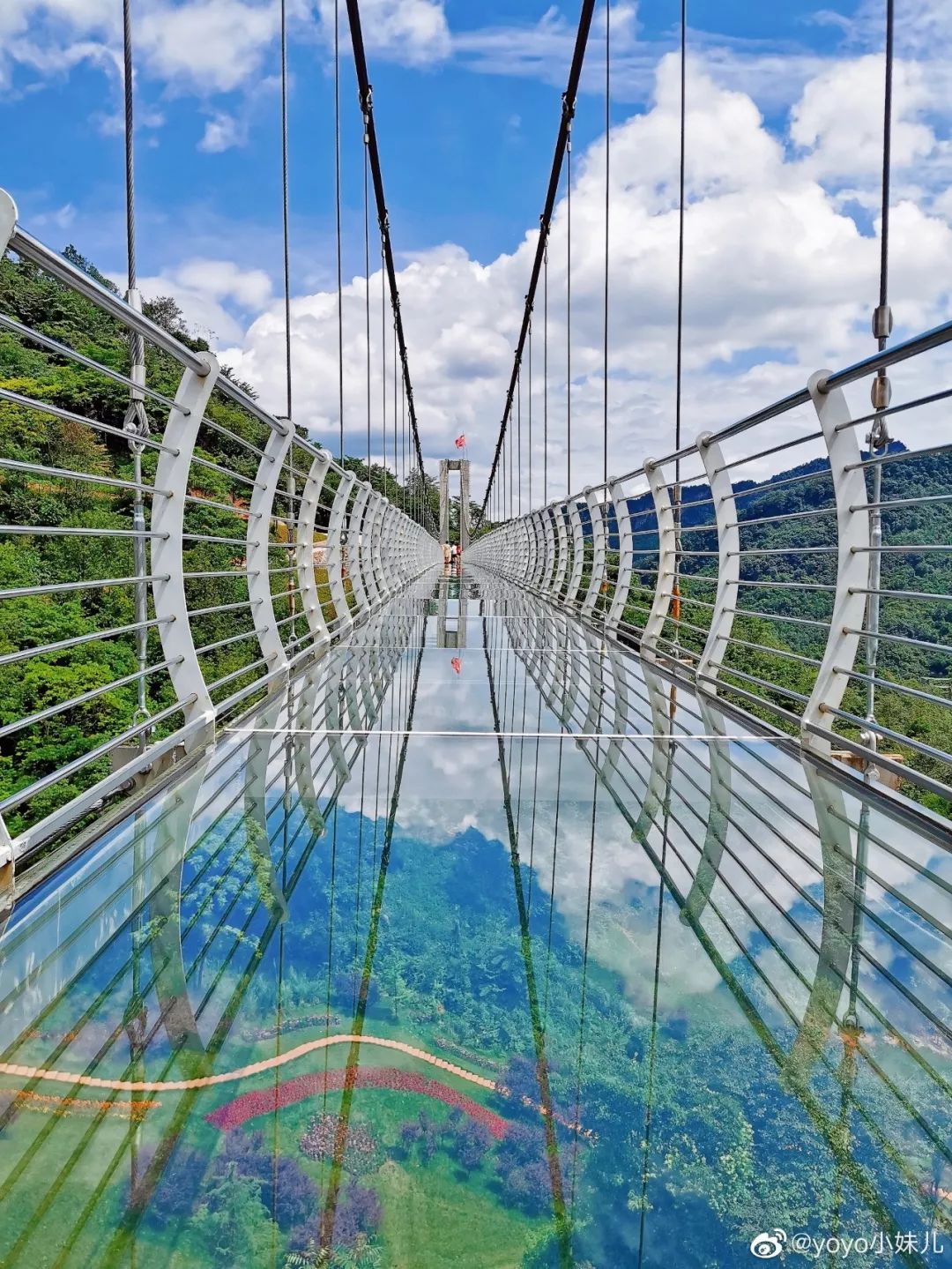 成都周边最好的玻璃栈道的景区,成都附近哪个景区有玻璃栈道