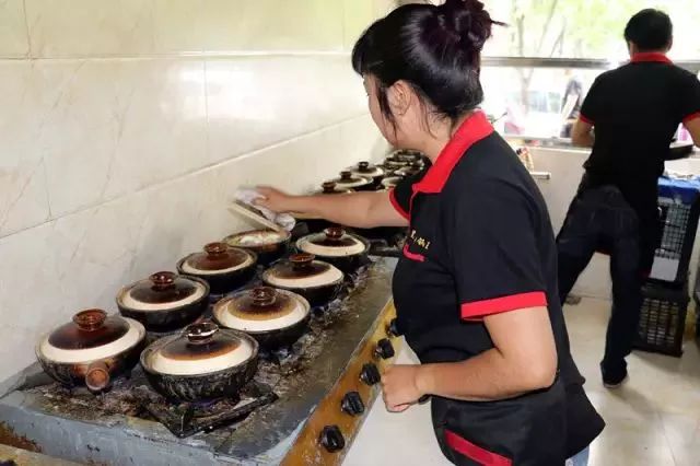 涓芥睙鐑噳绮夊摢瀹舵渶濂藉悆,涓芥睙甯傚尯瀹佽挆鍑夌矇鎺ㄨ崘