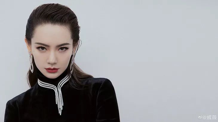 3ce云朵唇釉泫雅,nana的妆容