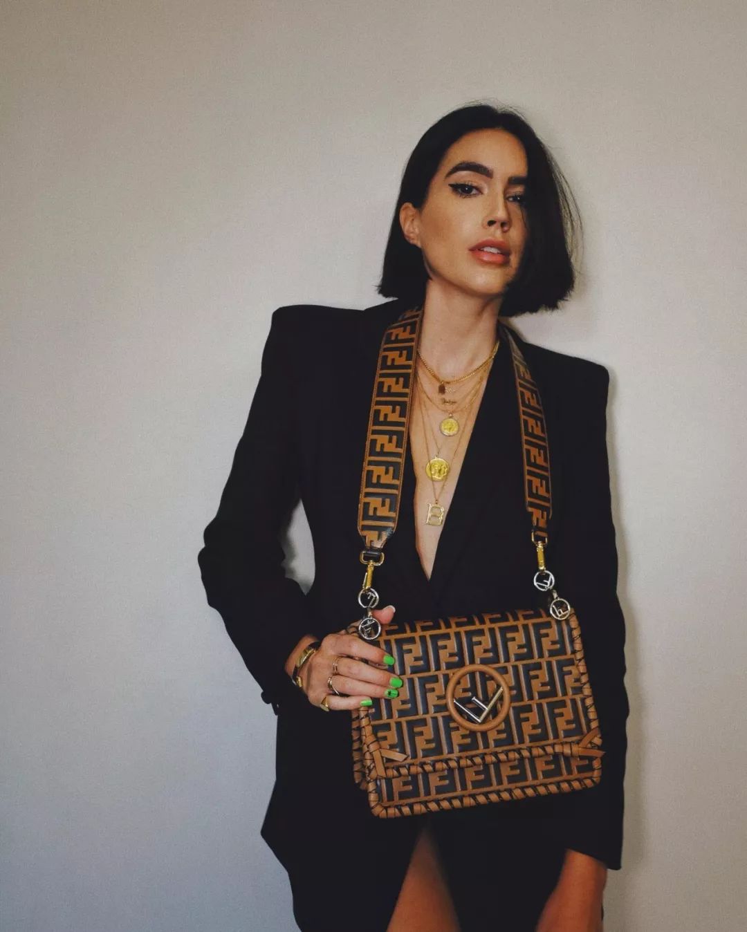 老花图案为什么棕色好看,老花的图案是啥