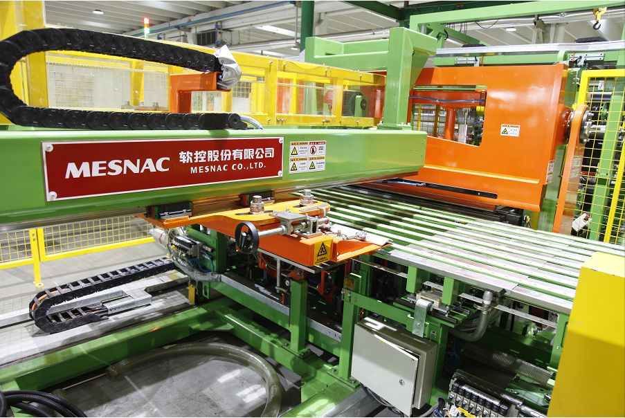 自动大型裁断机,实用裁断机