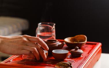 茶叶店看不到人买怎么能开下去,茶叶店看着没生意