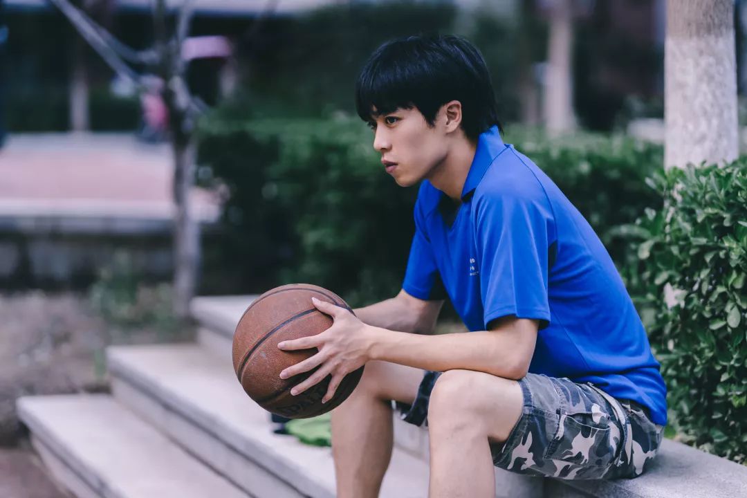 台湾变态黑发明把“水渠”造进衣服里！大水1秒排干，不湿身